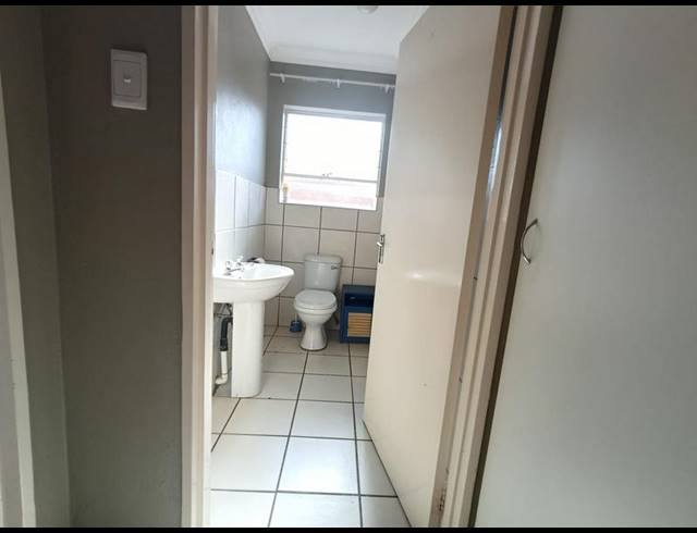 2 BEDROOM PROPERTY TO RENT IN SELECTION PARK